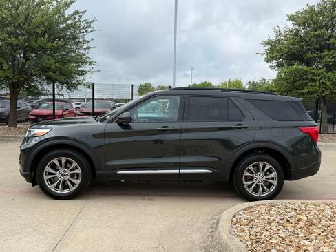 Used 2022 Ford Explorer XLT w/ Equipment Group 202A image 2