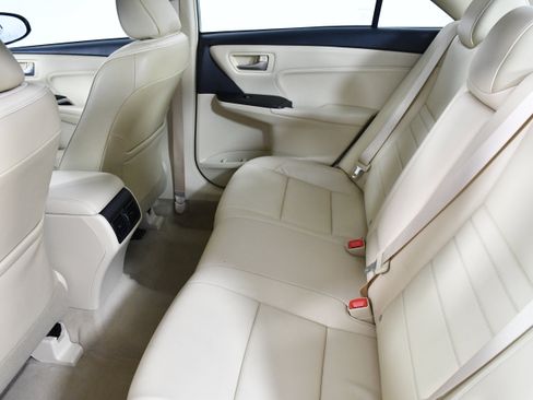 Used 2017 Toyota Camry XLE image 22