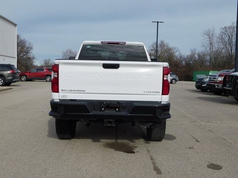 Used 2023 Chevrolet Silverado 2500 Custom image 4