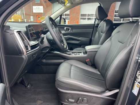 Certified 2024 Kia Sorento S image 13