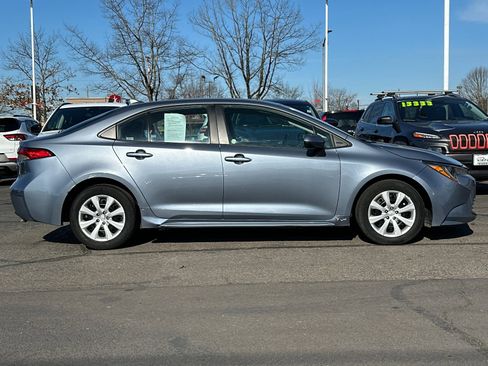 Used 2024 Toyota Corolla LE image 3