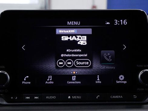 Used 2023 Nissan Rogue SV image 29