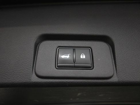 Used 2024 Nissan Rogue SV AWD/4WD image 7
