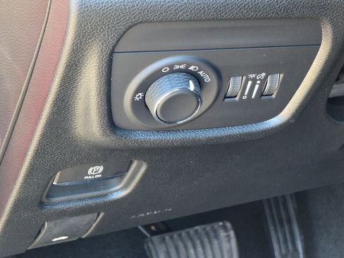 New 2025 Jeep Grand Cherokee Laredo X w/ Luxury Tech Group I image 36