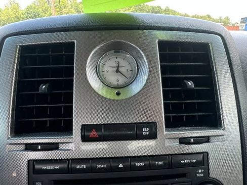 Used 2006 Chrysler 300 Touring RWD image 20