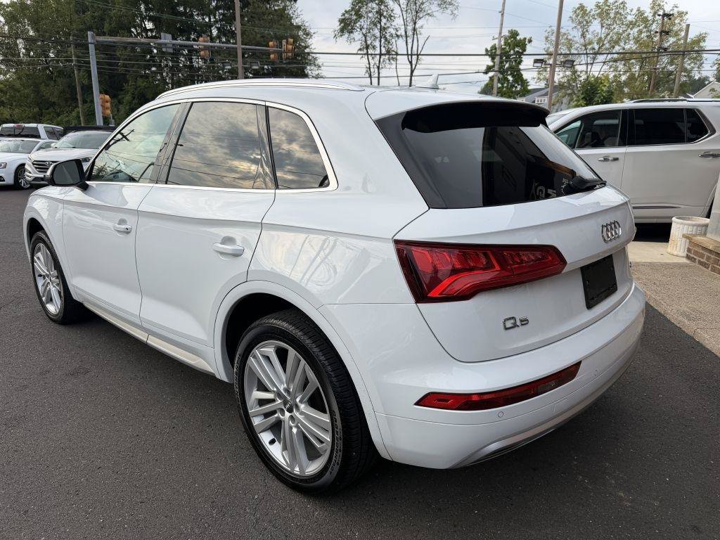 Used 2019 Audi Q5 2.0T Premium Plus w/ Premium Plus Package AWD/4WD image 3