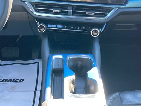 New 2026 Chevrolet Equinox EV LT w/ Convenience Package II AWD/4WD image 12