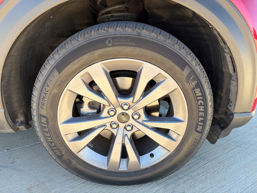 Used 2022 Ford Explorer XLT w/ Equipment Group 202A AWD/4WD image 8