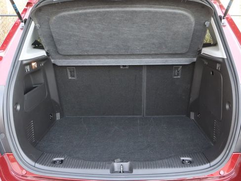 Used 2022 Chevrolet Trax LT w/ LT Convenience Package image 46