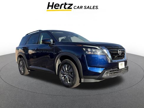 Used 2025 Nissan Pathfinder SV image 1