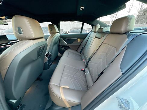 New 2026 BMW 550e xDrive image 19