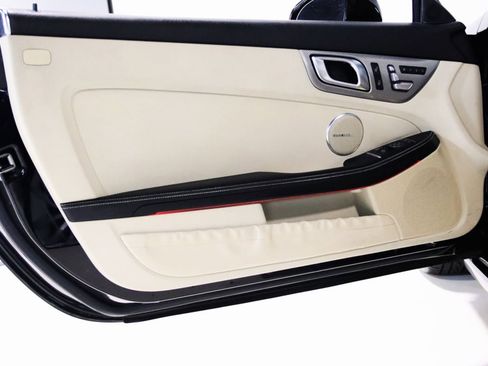 Used 2017 Mercedes-Benz SLC 300 image 39