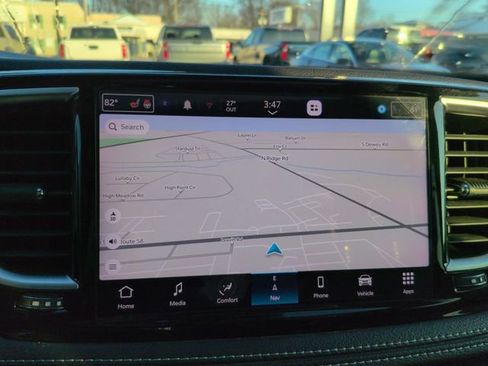 Used 2023 Chrysler Pacifica Limited image 20