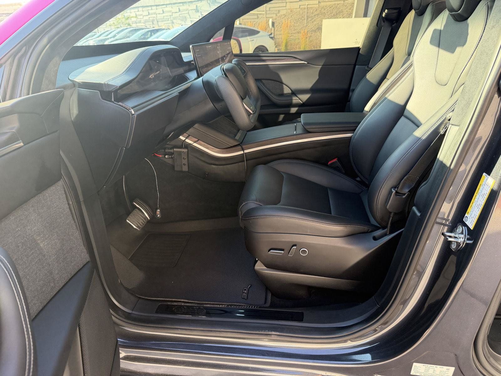 Used 2025 Tesla Model X AWD/4WD image 12