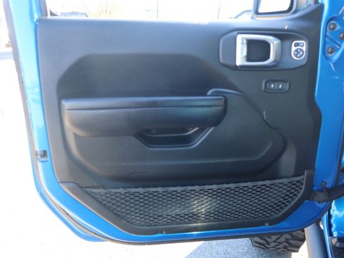 Used 2021 Jeep Gladiator Sport image 24