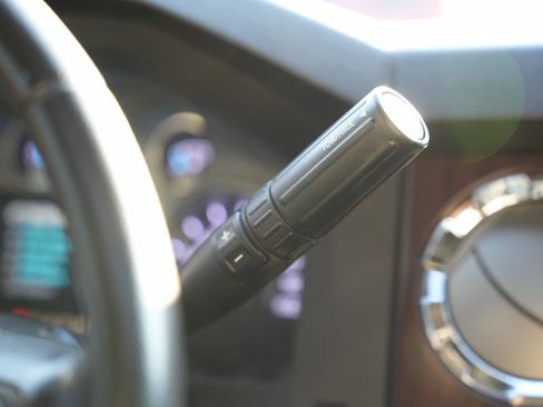 Used 2015 Ford F350 Lariat image 18