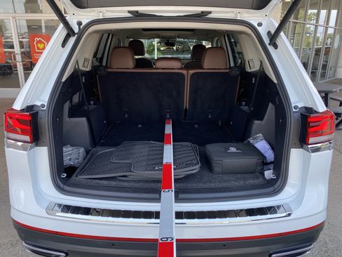 Certified 2023 Volkswagen Atlas SE w/ Panoramic Sunroof Package FWD image 19