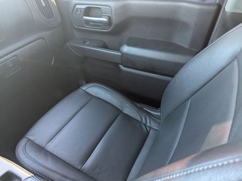 Used 2024 Chevrolet Silverado 2500 Custom w/ Custom Value Package image 13