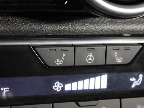 Used 2025 Nissan Sentra SR w/ SR Premium Package FWD image 23