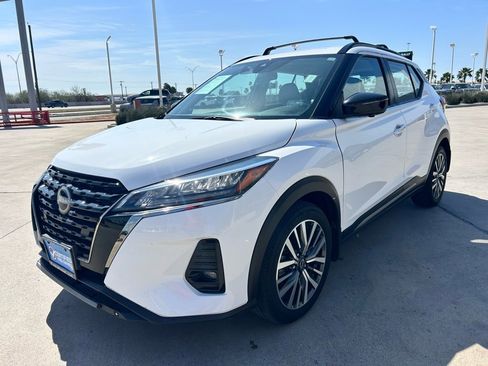 Certified 2023 Nissan Kicks SR w/ SR Premium Package image 3