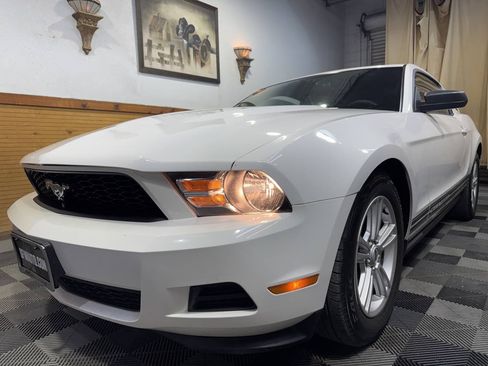 Used 2012 Ford Mustang Coupe RWD image 5