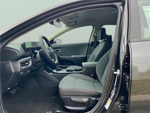 New 2025 Kia K4 LXS image 16