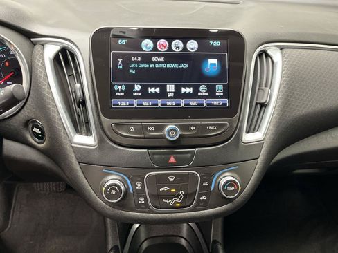 Used 2016 Chevrolet Malibu LT FWD image 15
