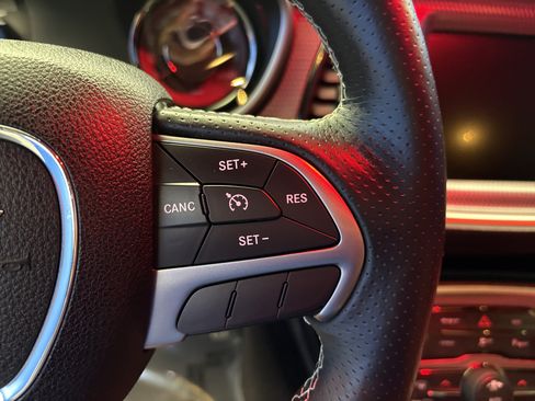 Used 2016 Dodge Challenger SRT Hellcat RWD image 16
