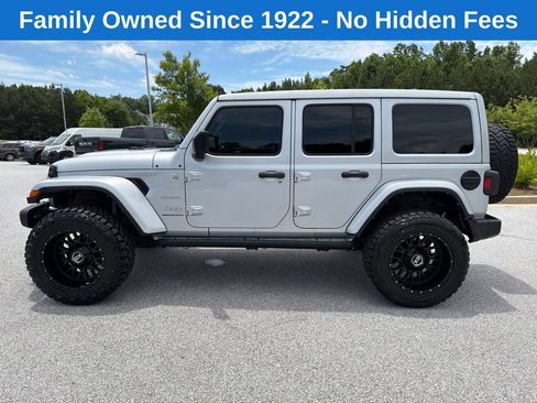 Certified 2023 Jeep Wrangler Unlimited Sahara AWD/4WD image 4