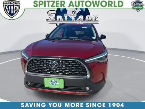 Used 2025 Toyota Corolla Cross XLE w/ Convenience Package AWD/4WD image 3