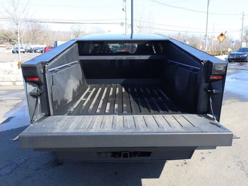 Used 2024 Tesla Cybertruck AWD Crew Cab image 27