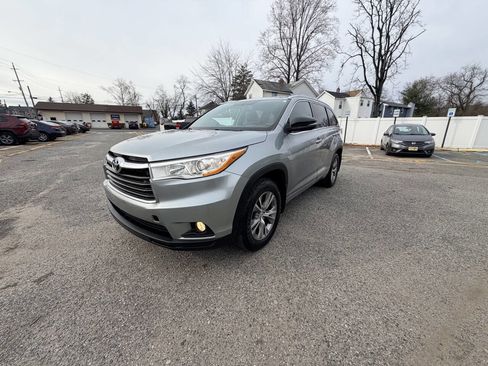 Used 2015 Toyota Highlander XLE image 28