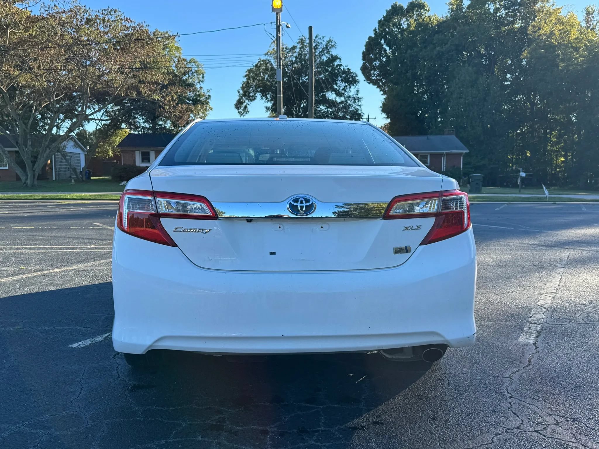 Used 2014 Toyota Camry XLE w/ Leather Package FWD image 5