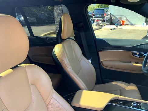 Used 2022 Volvo XC90 T6 Inscription w/ Advanced Package image 9