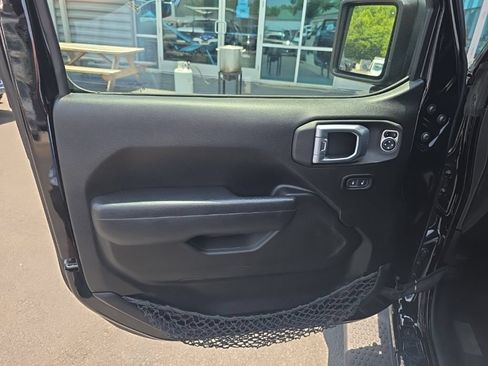 Used 2021 Jeep Wrangler Unlimited Sport AWD/4WD image 14