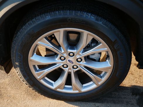 Used 2023 Ford Explorer XLT w/ Equipment Group 202A image 15