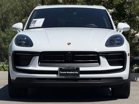 Used 2026 Porsche Macan AWD/4WD image 10