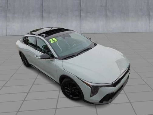 Used 2025 Kia K4 GT-Line Turbo FWD image 2