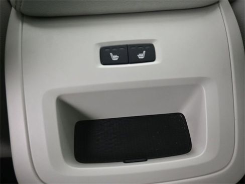 Used 2024 Volvo XC60 B5 Plus image 21