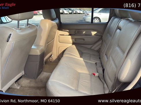 Used 2002 Nissan Pathfinder LE image 10