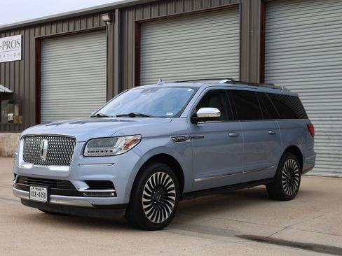 Used 2020 Lincoln Navigator L Black Label w/ Cargo Convenience Package image 8
