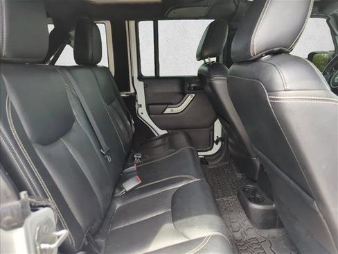 Used 2017 Jeep Wrangler Unlimited Rubicon w/ Cold Weather Group AWD/4WD image 21