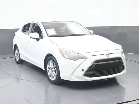 Used 2017 Toyota Yaris iA FWD image 9