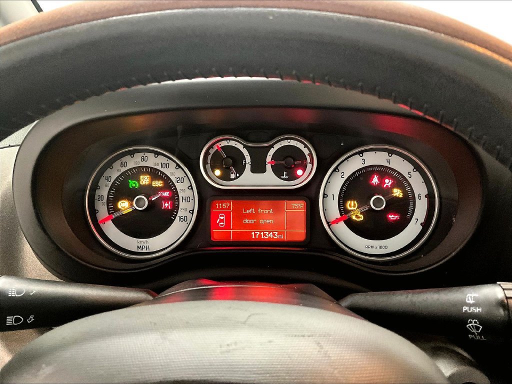 Used 2014 FIAT 500L Trekking w/ Popular Equipment Group FWD image 13