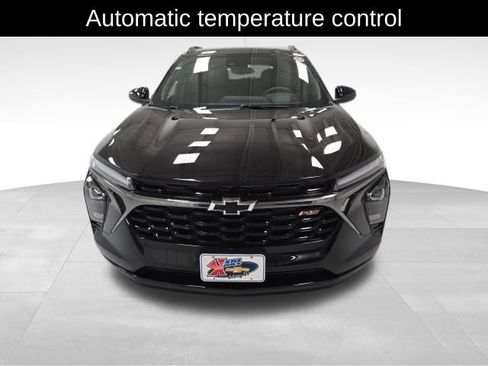 Certified 2025 Chevrolet Trax RS w/ Driver Confidence Package image 9