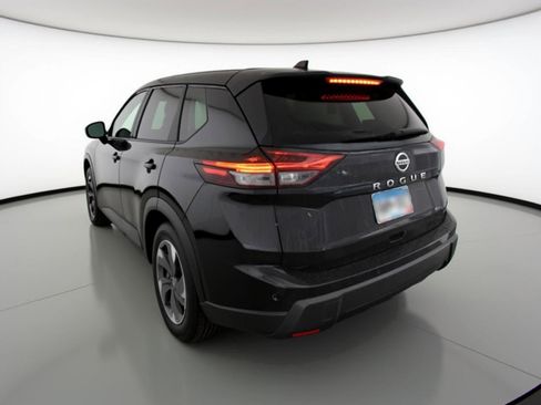 Used 2025 Nissan Rogue SV FWD image 6