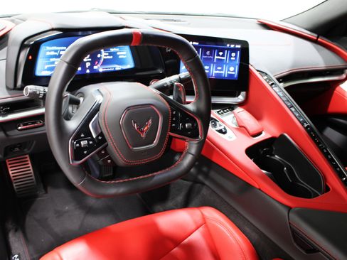 Used 2025 Chevrolet Corvette Stingray Preferred Cpe w/ Z51 Performance Package RWD image 2