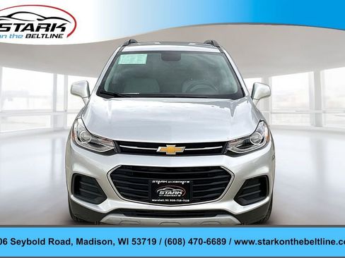 Used 2020 Chevrolet Trax LT w/ Driver Confidence Package FWD image 2