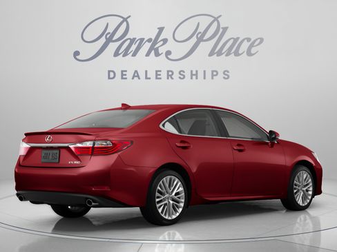 Used 2015 Lexus ES 350 w/ Ultra Luxury Package FWD image 3