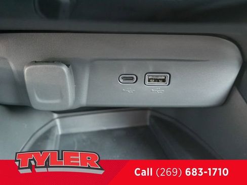 New 2025 Chevrolet Trax ACTIV w/ Sunroof Package image 32